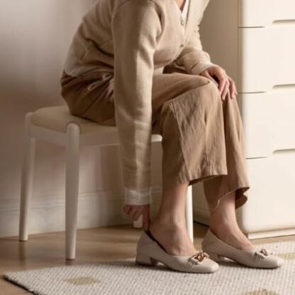 FGJKKRMI Rectangle Upholstered Leather Seat Wooden Stool White Small Makeup Stool Modern Padded Vanity Stool Dining Chair With Wood Legs, For Bedroom Livingroom - Image 3