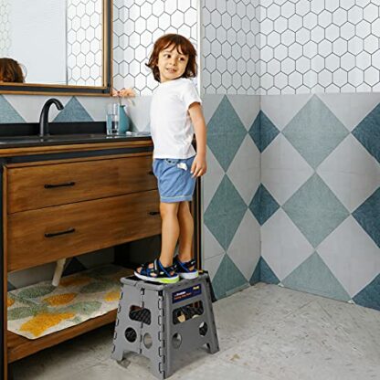 Flottian 9“ and 11 Plastic Folding Stool - Image 3