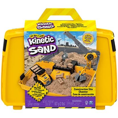 Kinetic Sand Construction Site Folding Sandbox Playset with Vehicle and 907g Kinetic Sand, for Kids Aged 3 and Up - Image 3