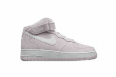 NIKE Men's Air Force 1 Mid Sneaker, 10 UK