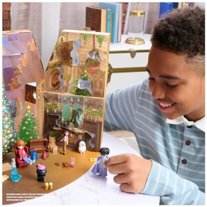 Wizarding World Harry Potter, Magical Minis Advent Calendar with 24 Gifts, Surprise Toys Festive Countdown Calendar, Kids’ Toys for Ages 6 and up 4 Wizarding World Harry Potter, Magical Minis Advent Calendar with 24 Gifts, Surprise Toys Festive Countdown Calendar, Kids’ Toys for Ages 6 and up - Image 4