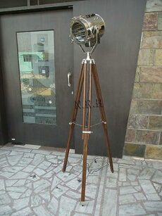 Vintage Hollywood Marine Nautical Industrial Spotlight Floor Lamp with Wood Tripod Floor Stand Mid Century Standing Lamp, Modern Design Studying Light for Living Room, Bedroom